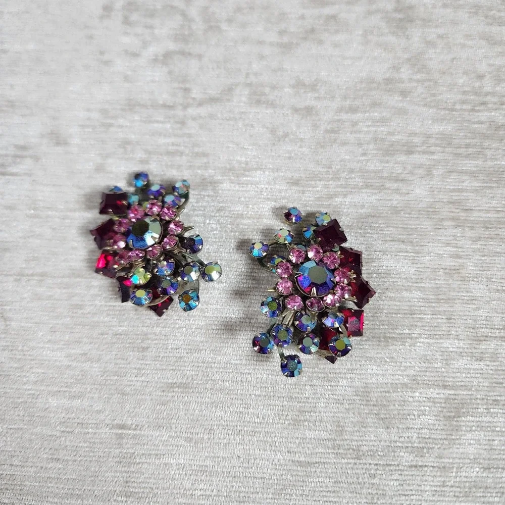 Vintage Starburst Floral Pink Red Clip On Earrings Glam Costume Jewelry